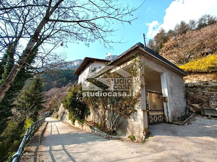 Casa con 5 locali in vendita in Frazione Fontanelle, Terragnolo