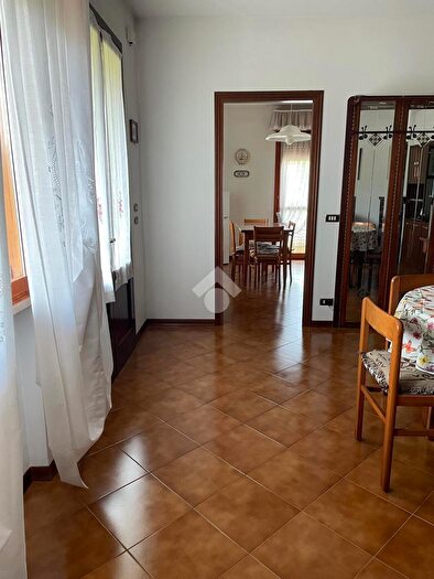 Casa trilocale in vendita in Villa Singola Via Monsignor Breda, Paese