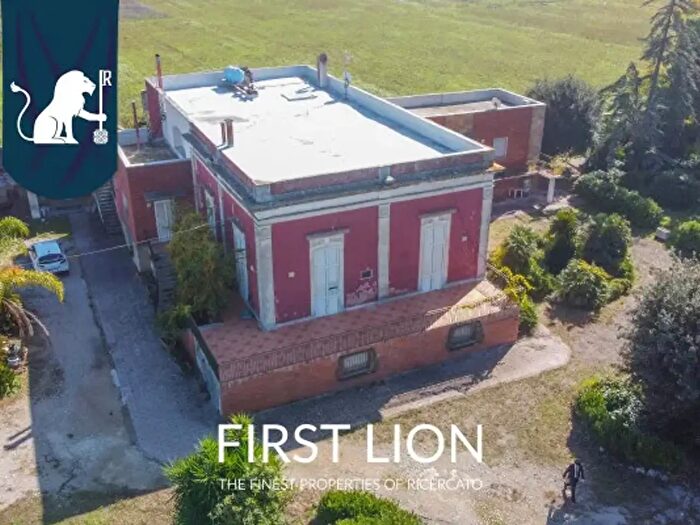 Casa con 6 locali in vendita in Contrada Pereto, Carmiano