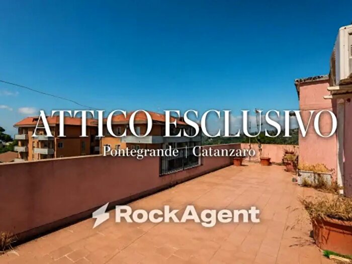 Appartamento con 5 locali in vendita in Via Ettore Vitale, Catanzaro