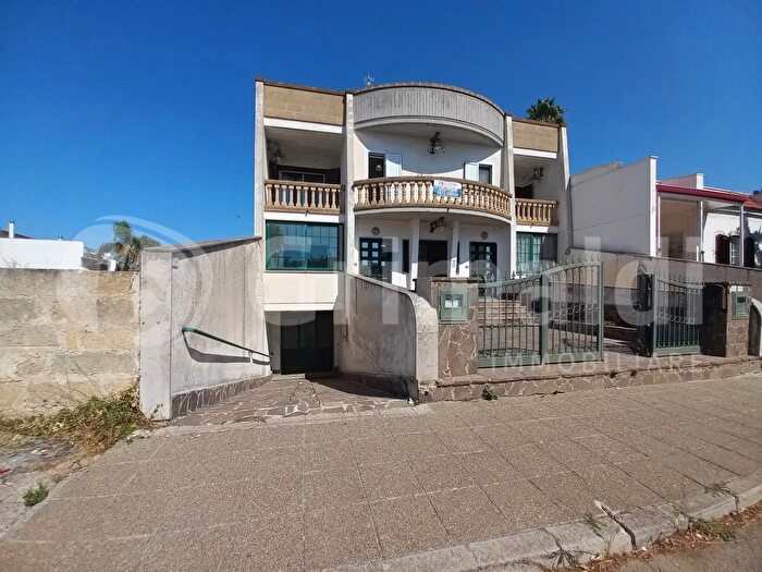 Casa con 8 locali in vendita in Via Edison, Ugento