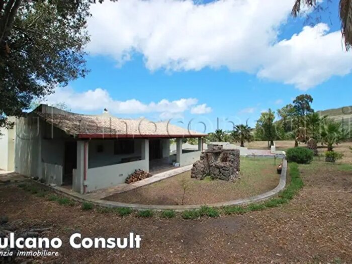 Casa con 6 locali in vendita in Via Reale, Lipari