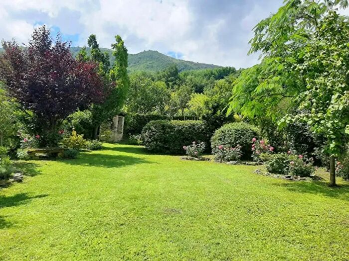 Casa con 6 locali in vendita in Località Pradaglia, Pianello Val Tidone