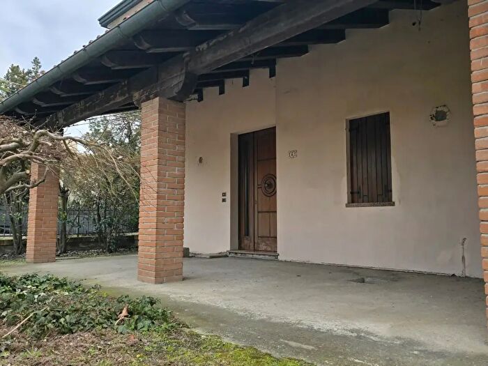 Casa trilocale in vendita in Via Quattro Novembre, Solesino