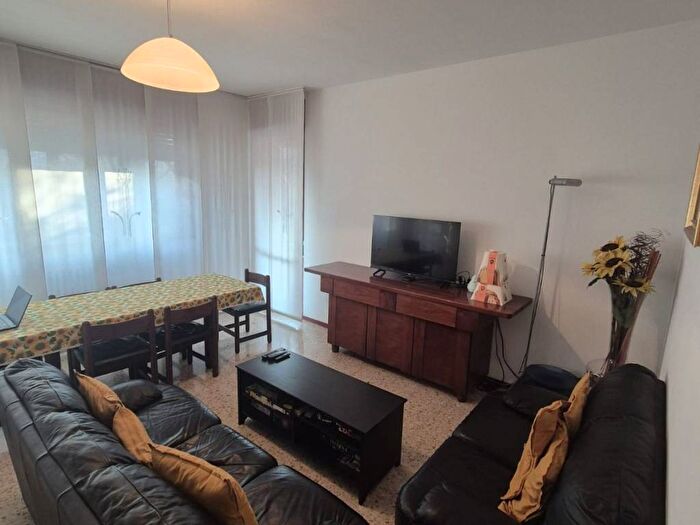 Appartamento trilocale in affitto in Via Cannero, Dergano, Milano