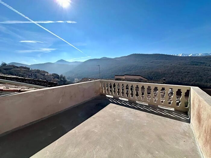 Casa trilocale in vendita in Via Colle Aprico Snc, Caporciano