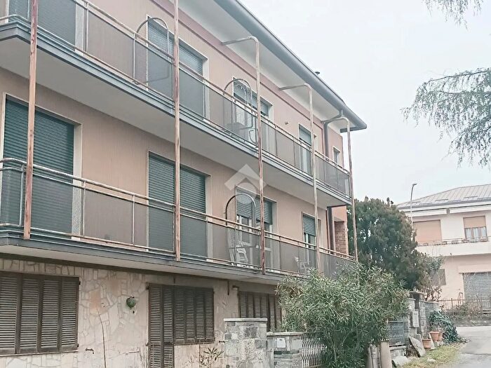 Appartamento trilocale in vendita in Via XXIV Maggio, Lentate Sul Seveso