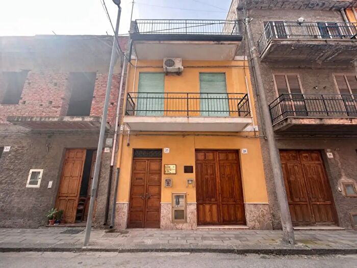 Appartamento trilocale in vendita in Via dei Vespri, Barcellona Pozzo Di Gotto