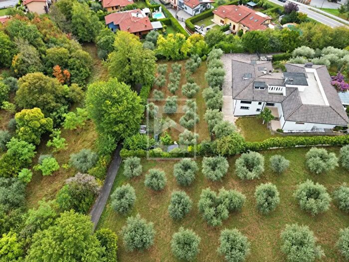Casa trilocale in vendita in Via Dante Alighieri, Puegnago del Garda