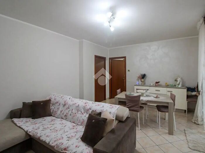 Appartamento trilocale in vendita in Via Lombardia, Ghedi