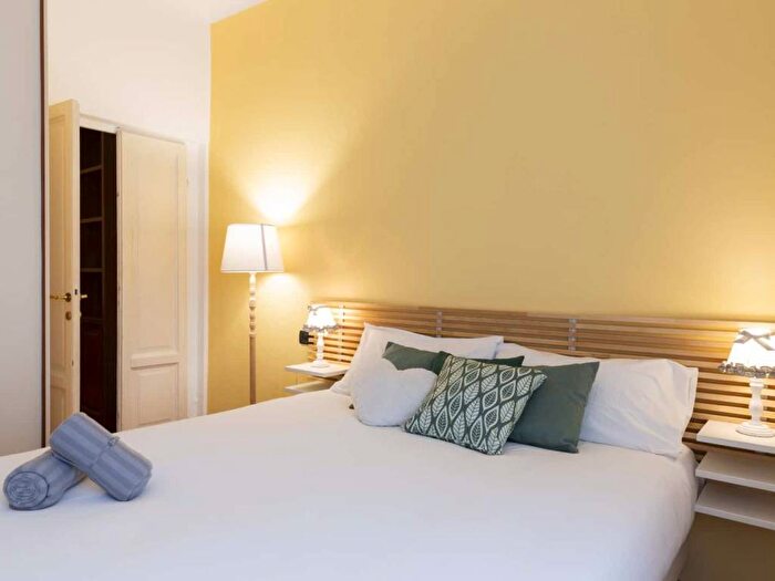 Appartamento trilocale in affitto in Via Orti, Quadronno Crocetta, Milano