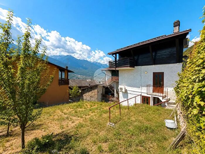 Casa trilocale in vendita in Via della Valletta, Montagna In Valtellina