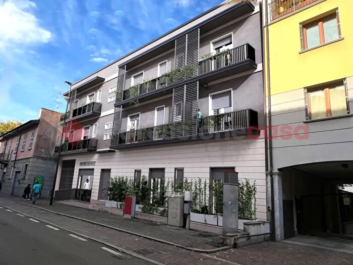 Case in Vendita e in Affitto - 3