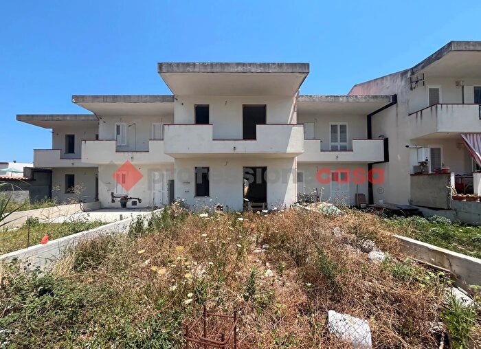 Casa quadrilocale in vendita in Via Valdina, Valdina