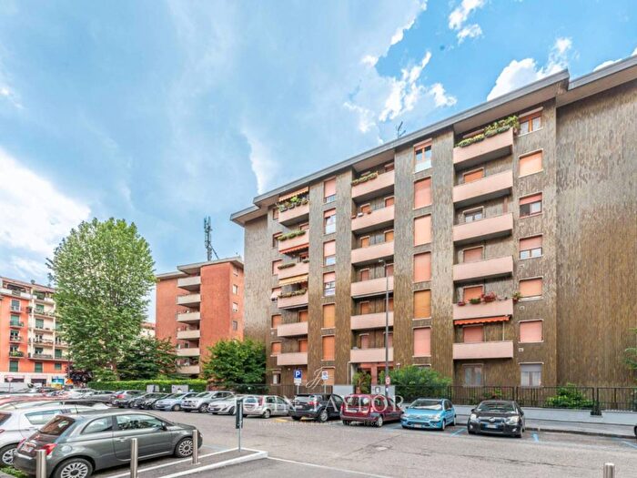 Appartamento con 5 locali in affitto in Piazza Ernesto De Angeli, De Angeli, Milano