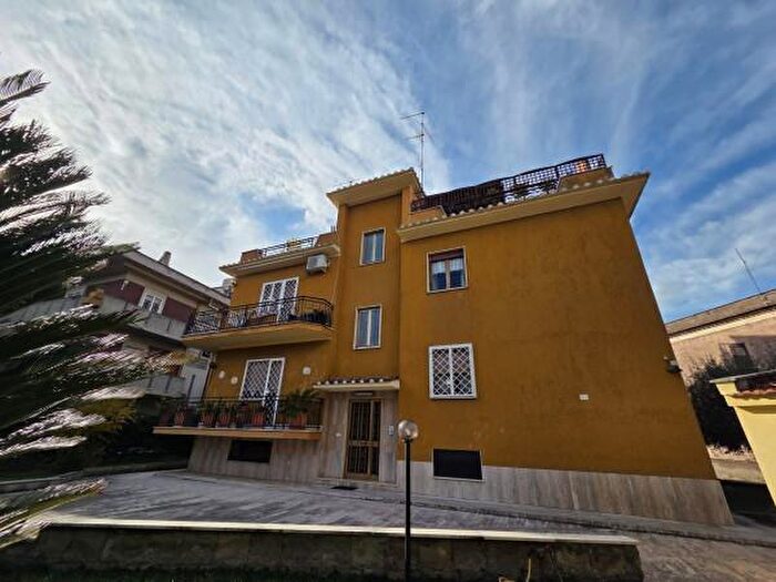 Appartamento trilocale in vendita in Via Latina, Guidonia Montecelio