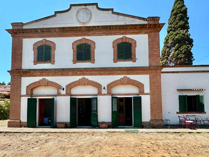 Casa con 16 locali in vendita in Rio