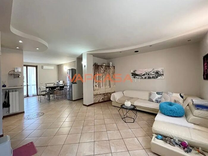 Appartamento trilocale in vendita in Via Riva, Cortenuova