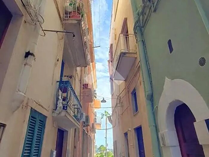 Appartamento trilocale in vendita in Vico Buonomo, Gaeta