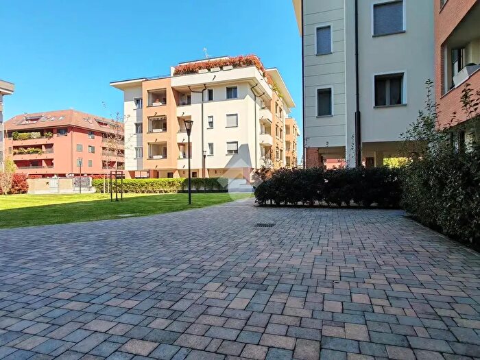 Appartamento trilocale in vendita in Via Cascina Grande, Opera