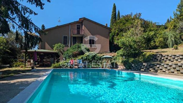 Casa con 6 locali in vendita in Via del Bersaglio, Perugia