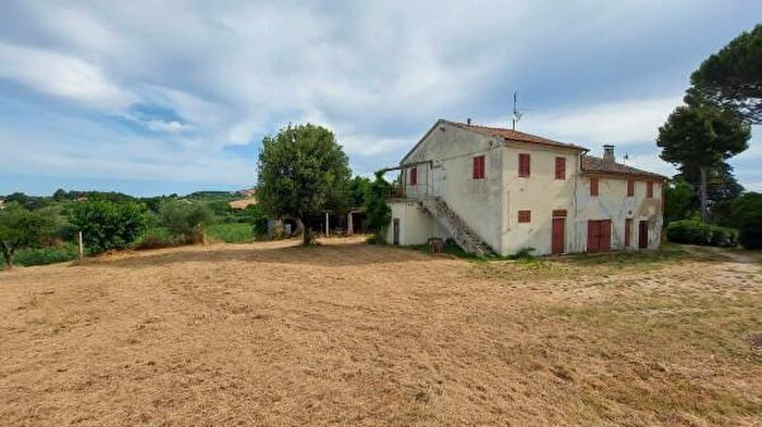 Casa con 6 locali in vendita in Strada Comunale delle Grazie, Senigallia