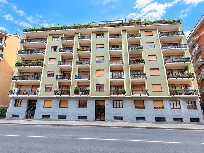 Appartamento trilocale in vendita in Via Baltimora, Torino