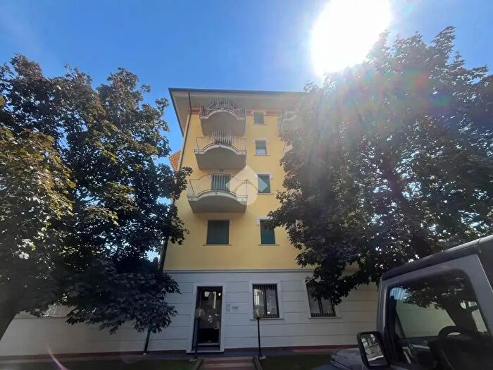 Appartamento trilocale in affitto in Via Armando Diaz, Brescia