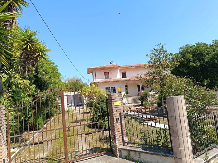 Appartamento con 13 locali in vendita in Contrada Termini Casalbordino, Casalbordino