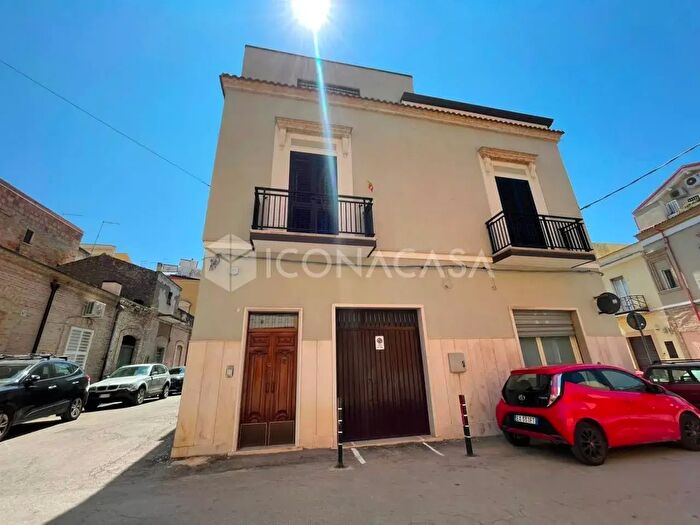 Casa con 8 locali in vendita in Via Petrarca, San Severo
