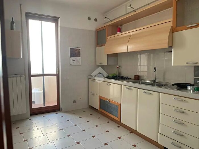 Appartamento trilocale in vendita in Via Firenze, Grottaglie