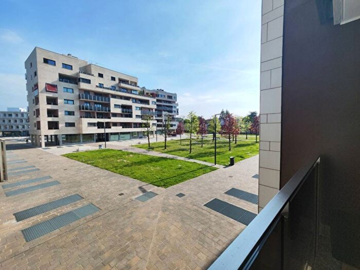 Appartamento trilocale in affitto in Viale Risorgimento, Semicentro, Vimercate
