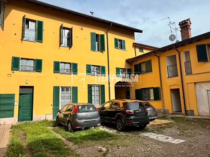 Case in Vendita e in Affitto - 2