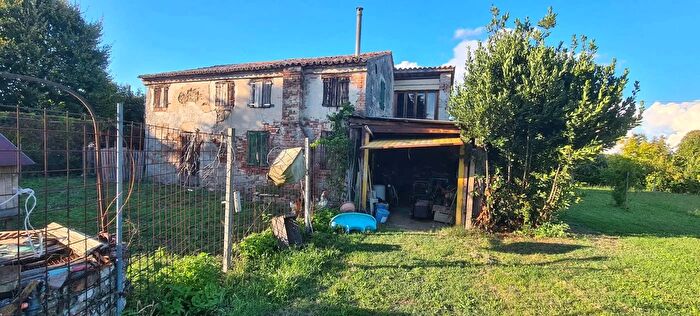 Casa trilocale in vendita in Via Verdi B, Villa Estense