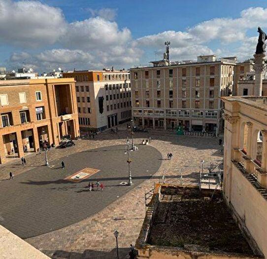 Appartamento con 6 locali in affitto in Via Augusto Imperatore, Centro Storico, Lecce