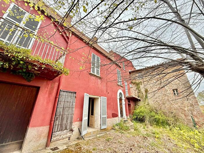 Casa con 9 locali in vendita in Via del Paradiso Marsciano, Marsciano