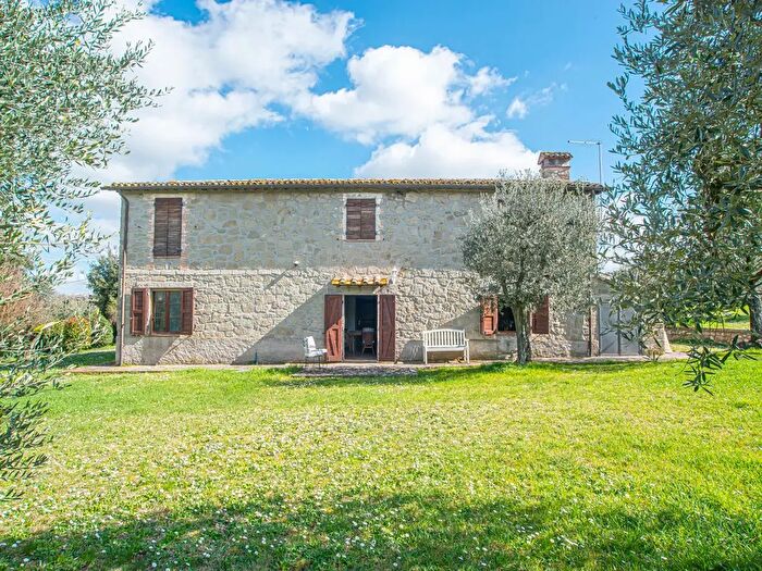 Casa con 5 locali in vendita in Vocabolo Stucchio, Baschi