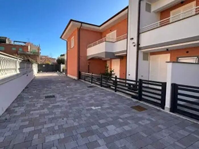 Appartamento quadrilocale in vendita in Viale del Sole, Anzio