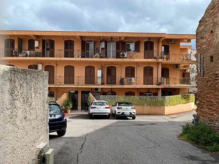 Appartamento quadrilocale in affitto in Via Celona, Ganzirri, Messina