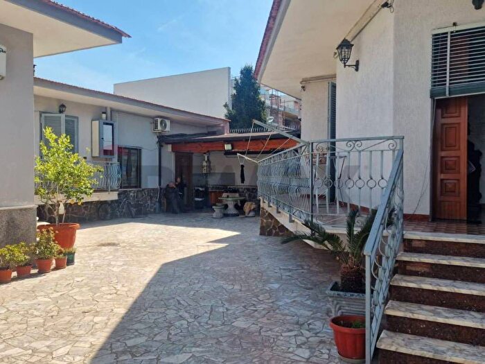 Casa con 6 locali in vendita in Afragola