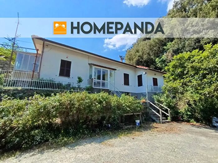 Casa con 8 locali in vendita in Via San Donato, Varazze