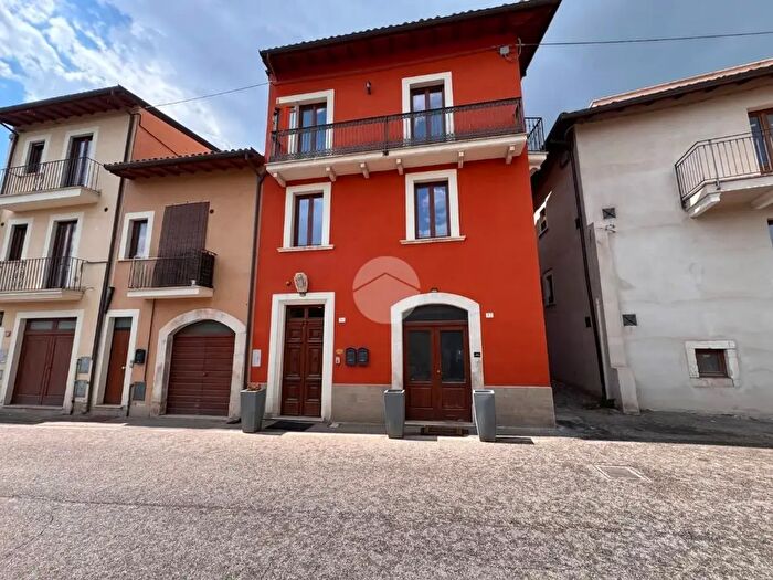 Appartamento trilocale in vendita in Via Oberdan, L'Aquila