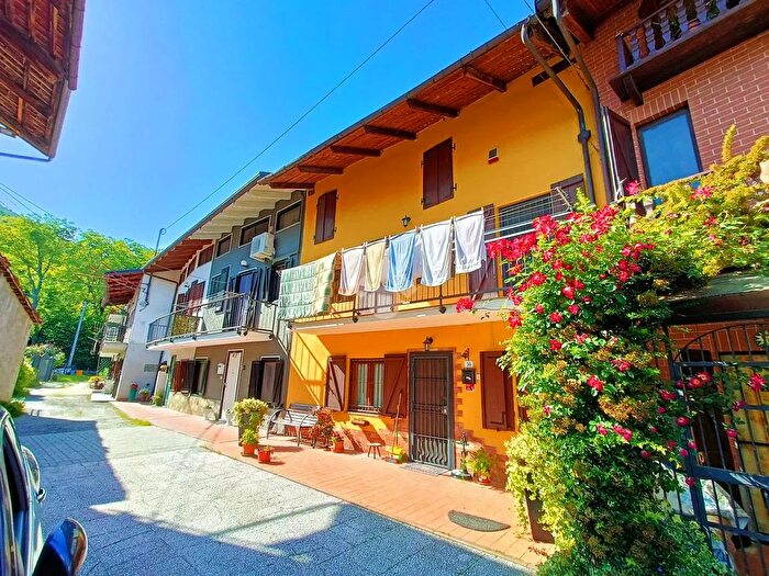 Casa con 5 locali in vendita in Via Barra, Cafasse