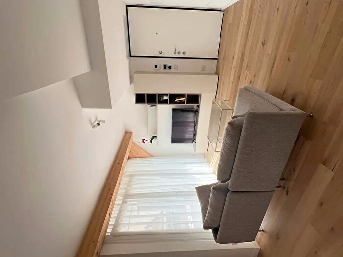 Appartamento monolocale in affitto in Via Ravenna, Milano