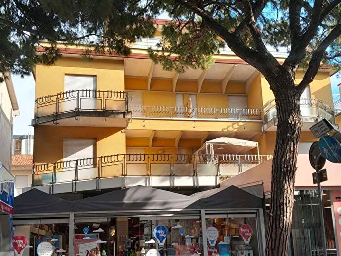 Appartamento con 5 locali in affitto in VIA BAFILE, Lido Centro Ovest, Jesolo