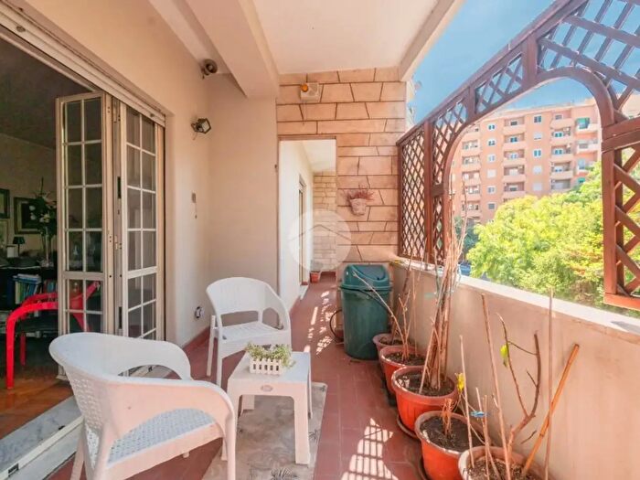Appartamento quadrilocale in vendita in Via Tocra, Roma