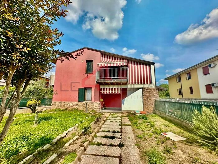 Case in Vendita e in Affitto - 3