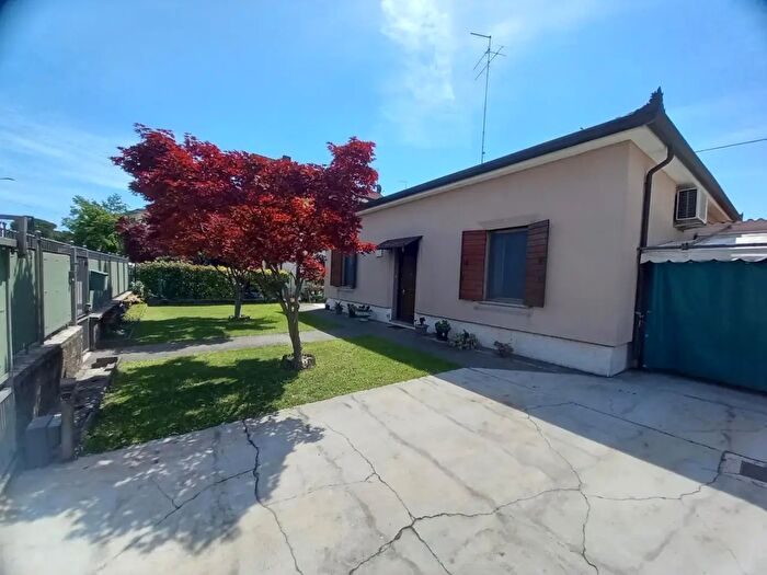 Casa quadrilocale in vendita in Via Polveriera Vecchia, Verona