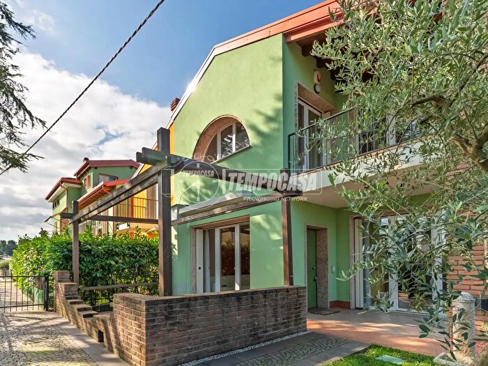 Casa trilocale in vendita in Località Santa Cristina, Peschiera Del Garda
