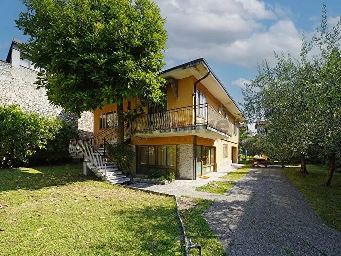 Casa con 7 locali in vendita in Via Moretto, Toscolano Maderno